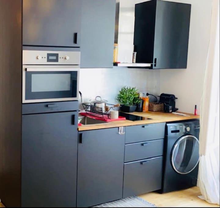 Paris - Appartement Cosy - Tour Eiffel A Pied Bagian luar foto
