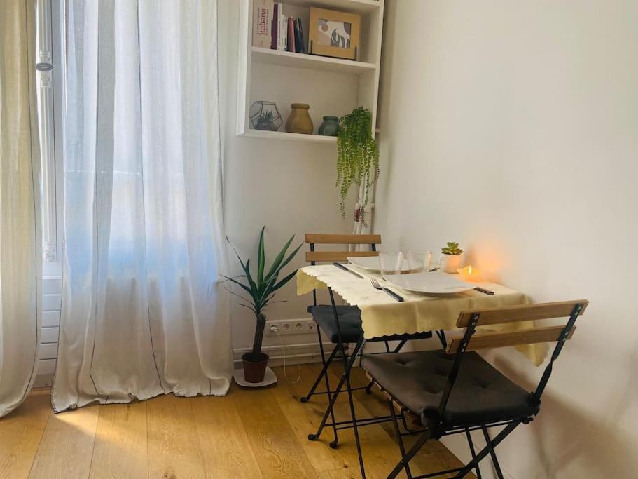 Paris - Appartement Cosy - Tour Eiffel A Pied Bagian luar foto